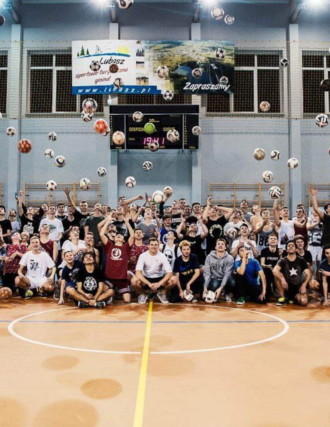 Turniej freestyle football, pierwszy turniej, triki piłkarskie