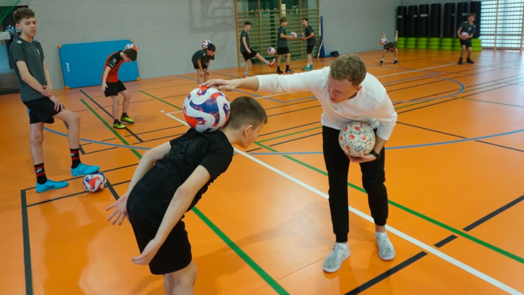 Warsztaty freestyle football, triki piłkarskie, nauka trików