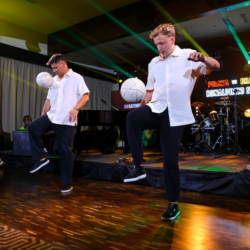 Pokaz freestyle football, triki piłkarskie